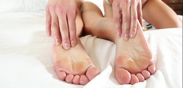  Mia Lelani&039;s Lesbian Foot Massage